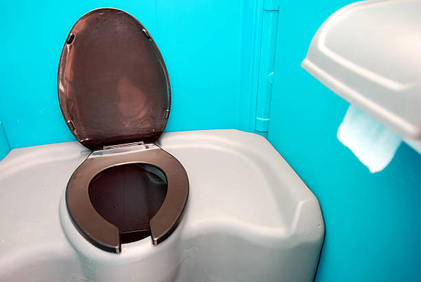 Best Portable restroom trailer rental  in Oneida, TN